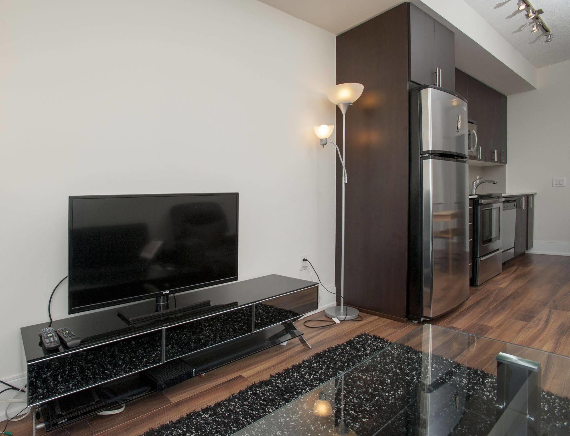 Life Suites Luxury Downtown Condos Toronto Exteriér fotografie