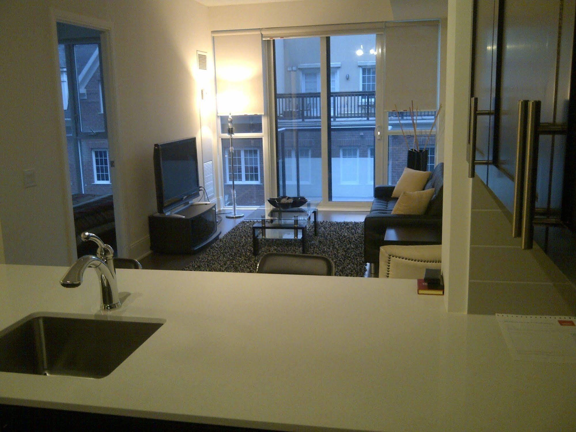 Life Suites Luxury Downtown Condos Toronto Exteriér fotografie