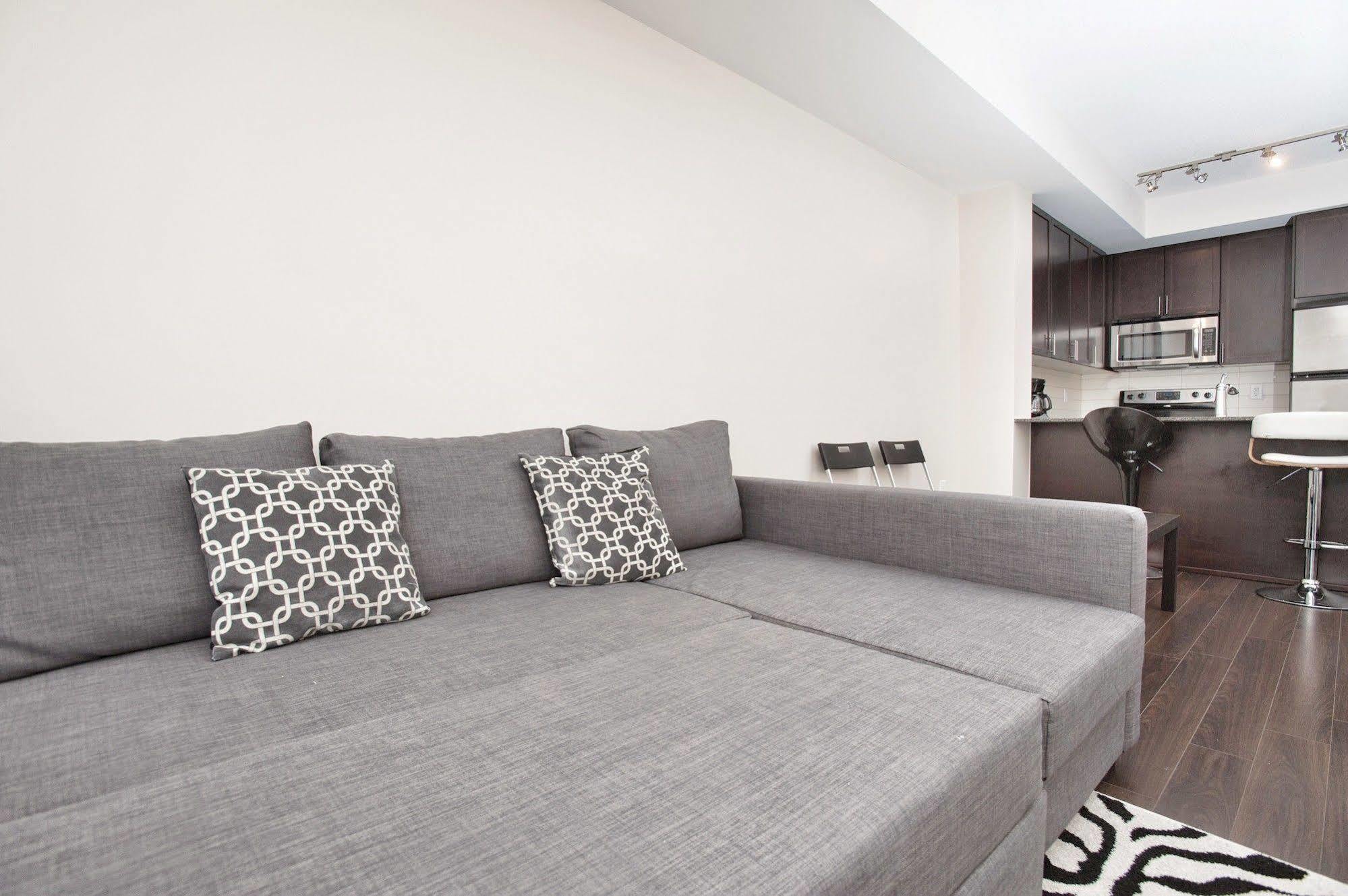 Life Suites Luxury Downtown Condos Toronto Exteriér fotografie
