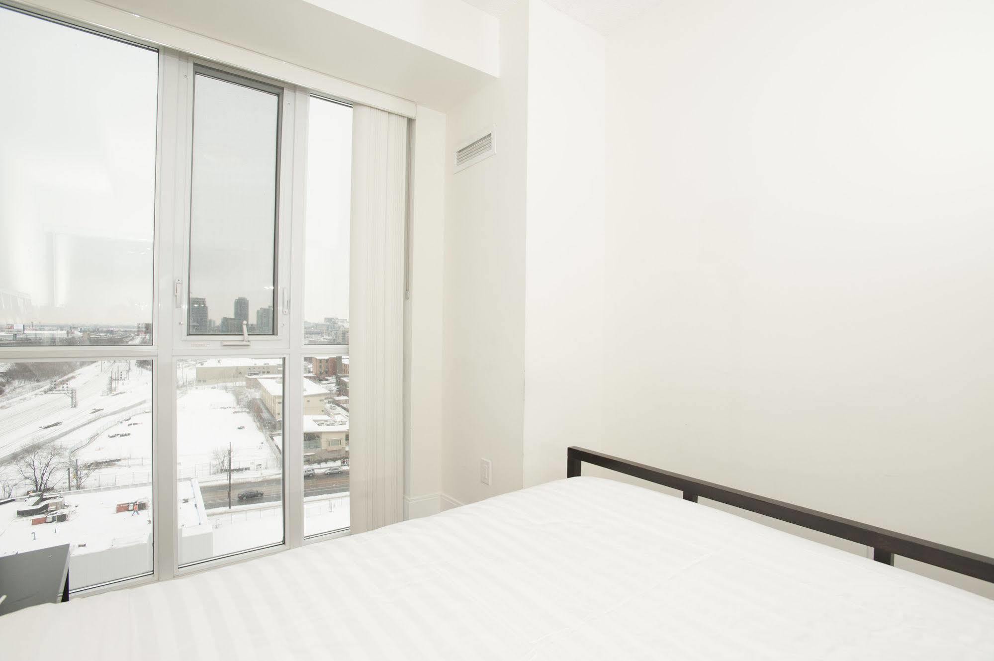 Life Suites Luxury Downtown Condos Toronto Exteriér fotografie